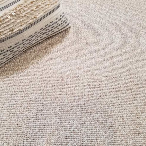 speckled: the heathered wool yarns create soothing colorways (color beige-light beige)