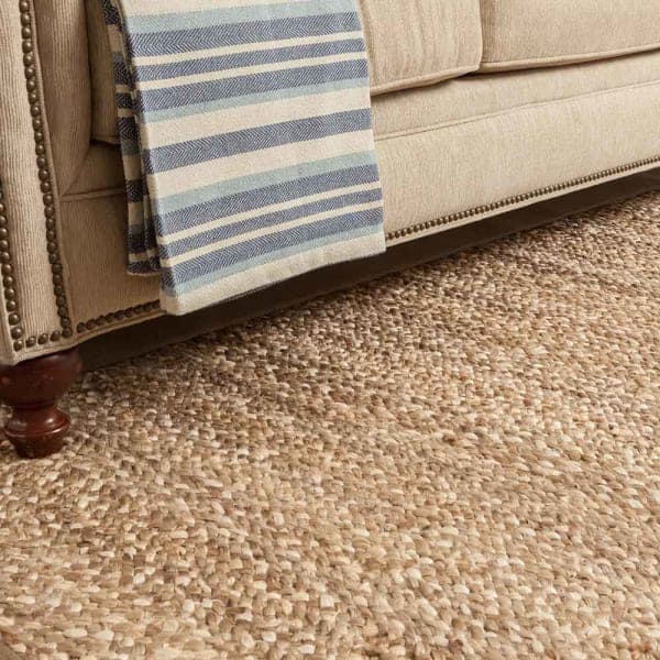 St Martin Gold rug in traditional living room