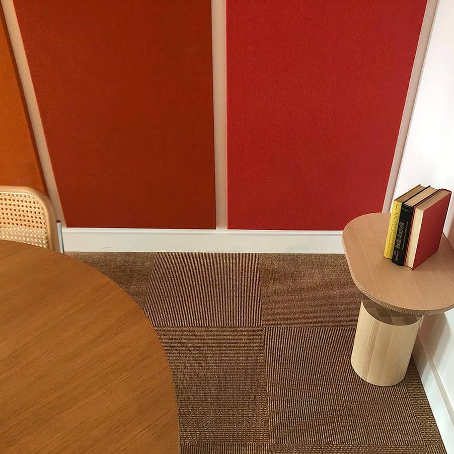 Sisal Tiles Sahara in office conference room